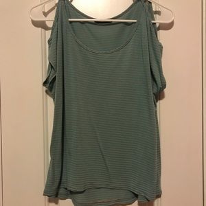 Open shoulder top